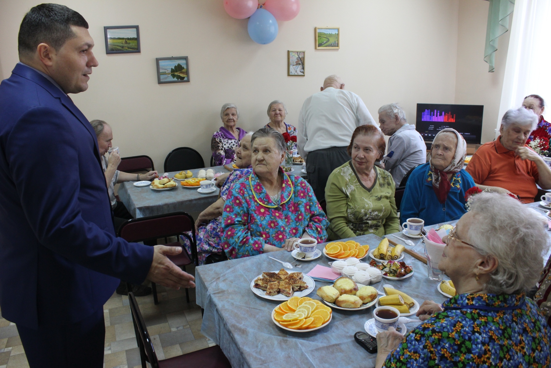 Больница им губиных. Братья Губины Астрахань больница. Городская клиническая больница 2 имени братьев Губиных г Астрахань. Главный врач больницы Губиных Астрахань. Главный врач братьев Губиных Астрахань.